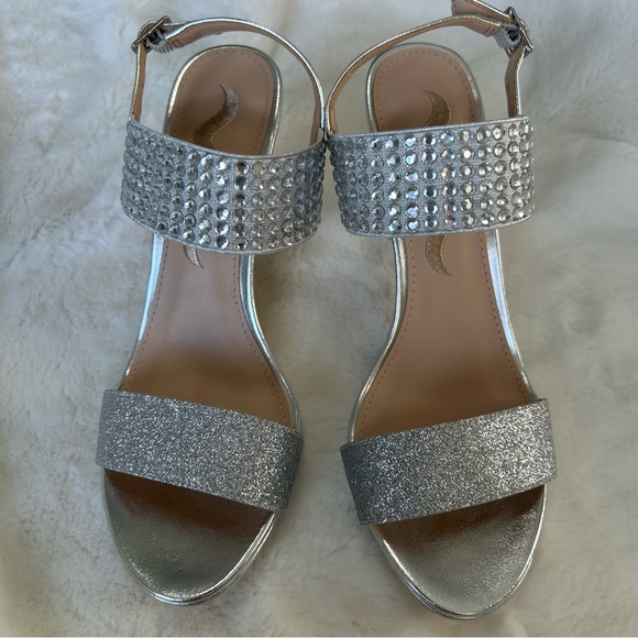 NINA -NWOT- Velinda Silver Rhinestone and Glitter Sandal Heels - Picture 2 of 6
